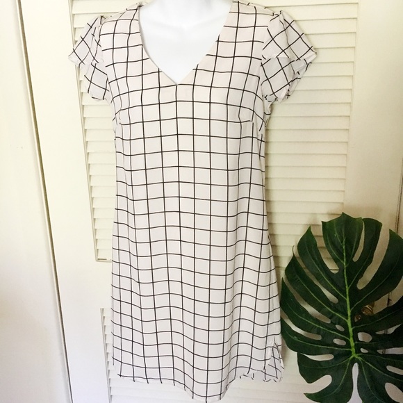 Black & White Grid Print Shift Dress - Picture 2 of 6